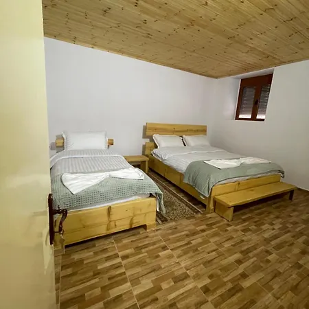 Hostal Ardjon House