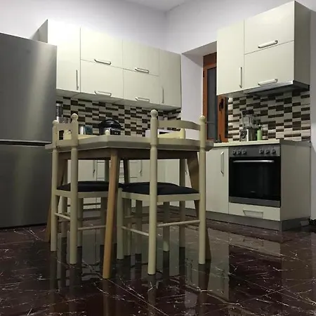 Hostal Ardjon House *