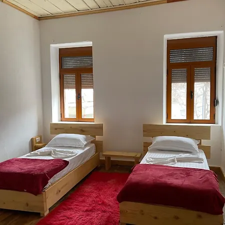 Hostel Ardjon House